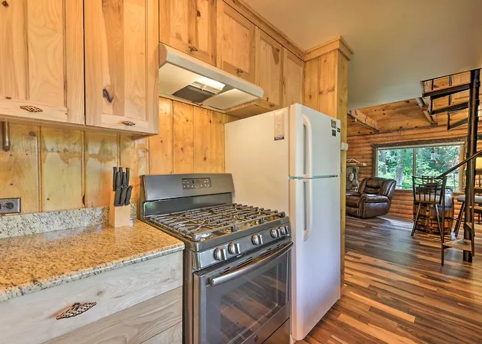 Holiday home Adventures: Cozy Log W/ Deck & Views! Alpine