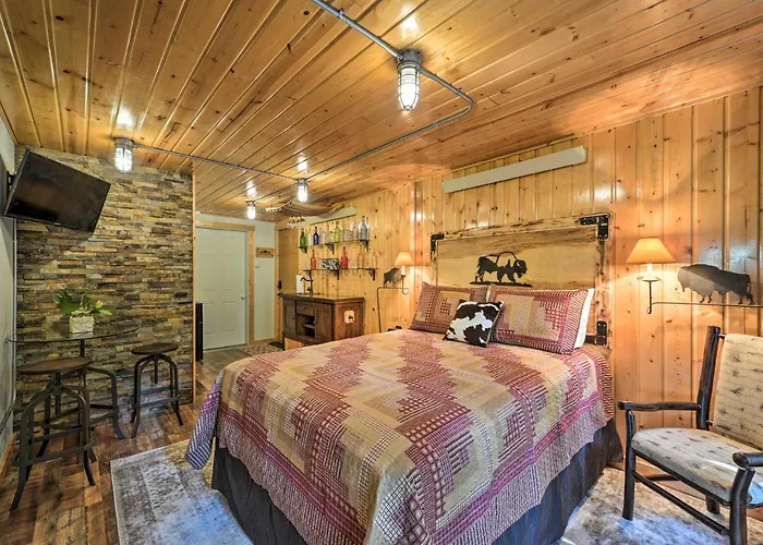 Adventures: Cozy Log W/ Deck & Views! * Alpine