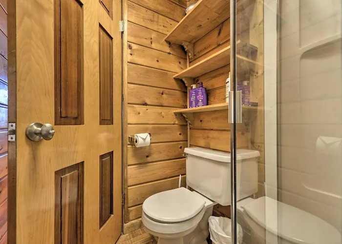 Holiday home Adventures: Cozy Log W/ Deck & Views! *
