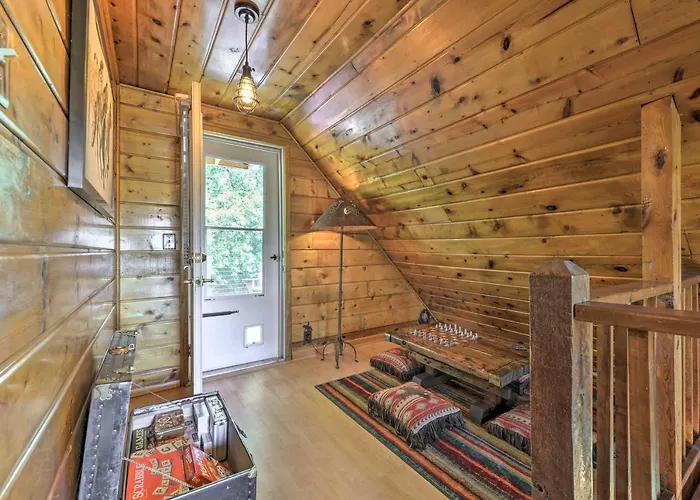 Holiday home Adventures: Cozy Log W/ Deck & Views! Alpine