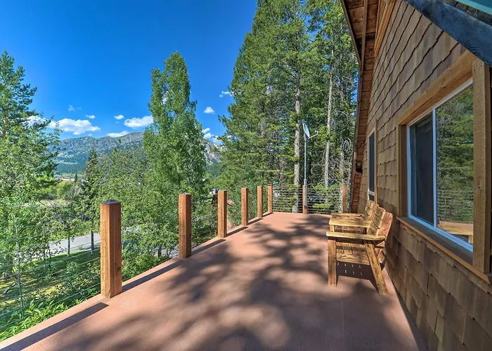Holiday home Adventures: Cozy Log W/ Deck & Views! Alpine