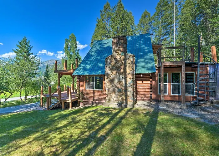 Adventures: Cozy Log W/ Deck & Views!